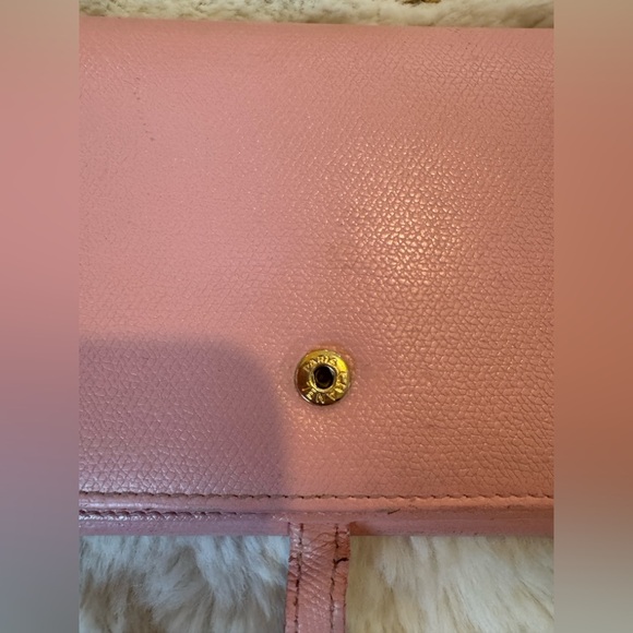 Chanel Coco Pink bifold WOC wallet on chain w Gold Accents & charm vintage - Picture 4 of 16